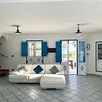 S&m, Large Apartment, Quiet Countryside Apartamento *